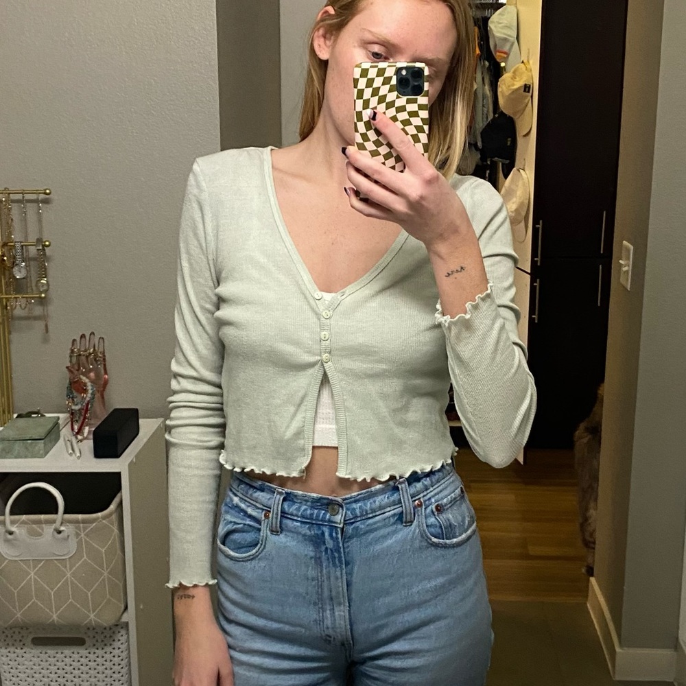 Lettuce edge long sleeve buttoned top